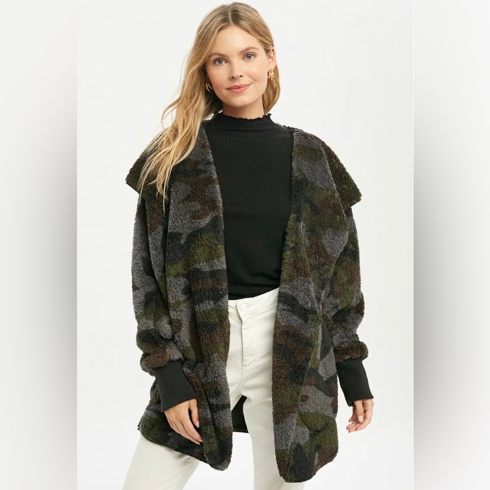 NWT CAMO TEDDY BEAR HOODIE